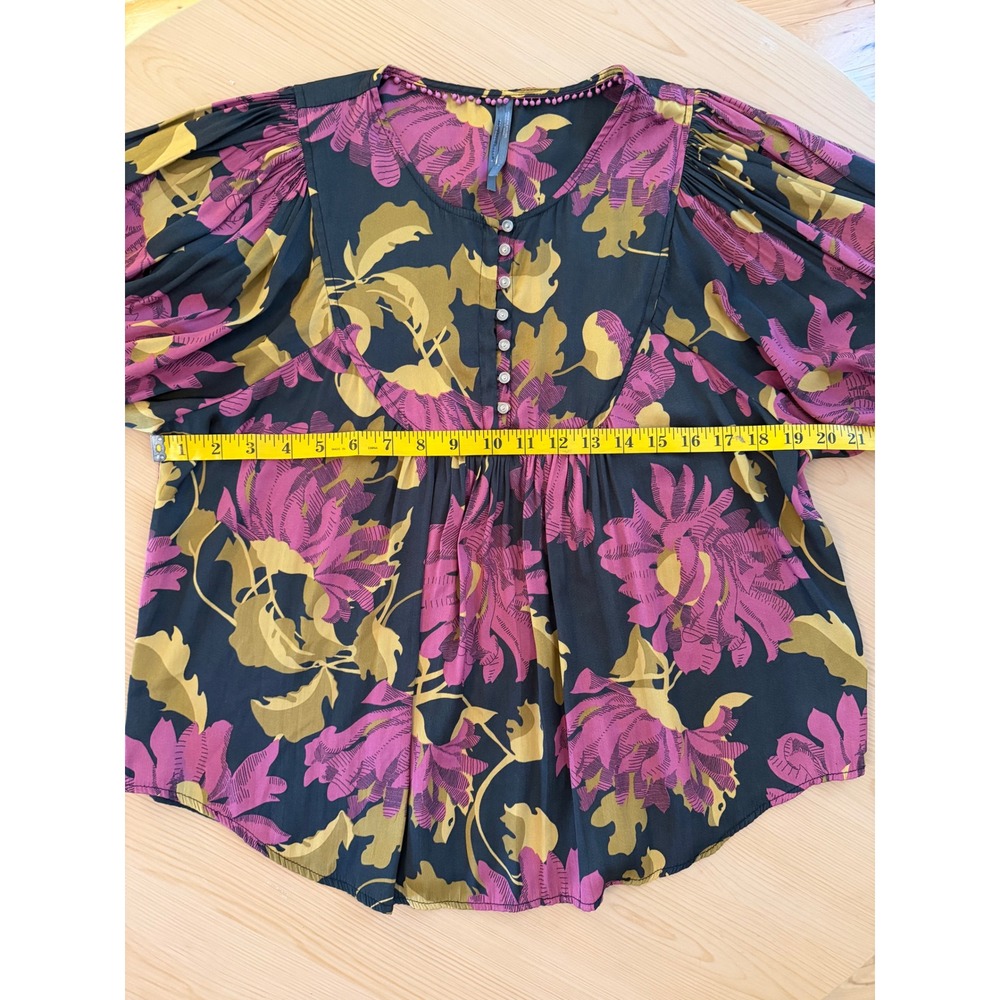 By Anthropologie Drapey Henley Pullover Floral Blouse Size: Medium - Picture 5 of 5